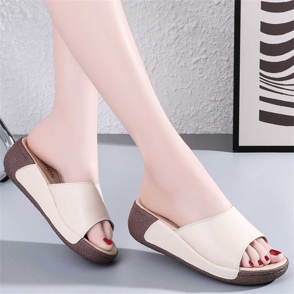 Thick Heel With Strap Designer - Outdoor Sport Festival ulasan dan harga